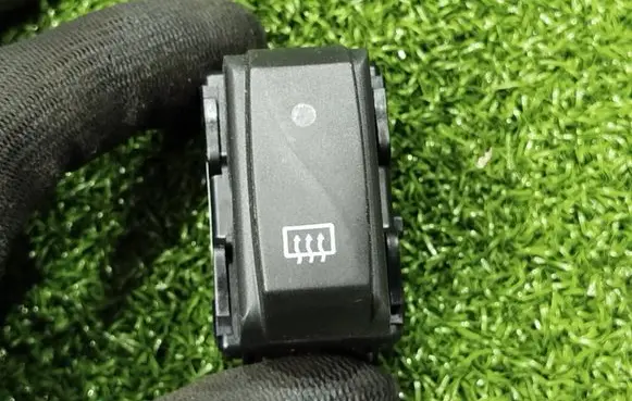 Renault Trafic III (X82) Windscreen/window heater switch 253508347R 10095622