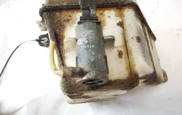 Hyundai Sonata Windscreen/windshield washer pump 83bb17k624ca 83bb-17k624-ca