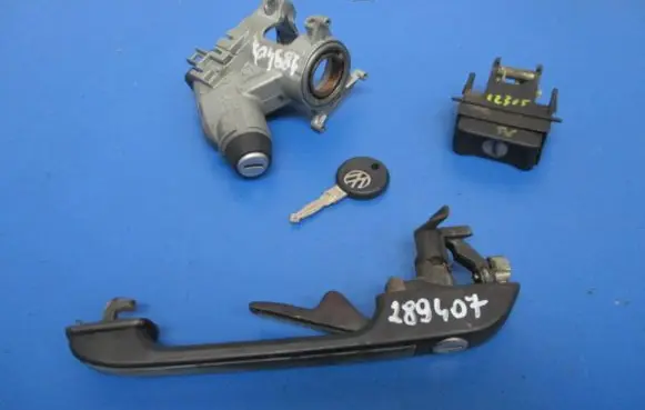 Volkswagen Polo II 86C 2F Ignition lock