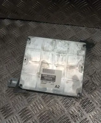 Toyota Avensis T250 Engine control unit/module 1758007383 8966105A20 MB1758007383
