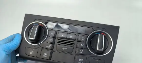 Audi Q3 F3 Climate control/heater control trim 8U0820043J