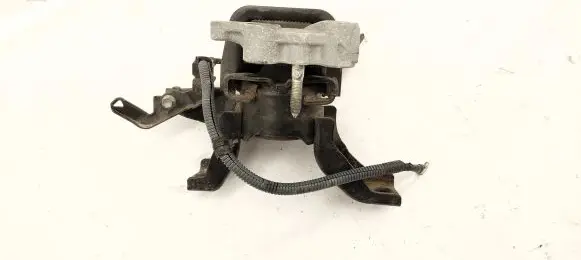 Toyota Prius (XW30) Engine mount bracket