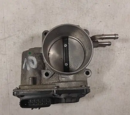 Toyota Camry Throttle valve 220300V010