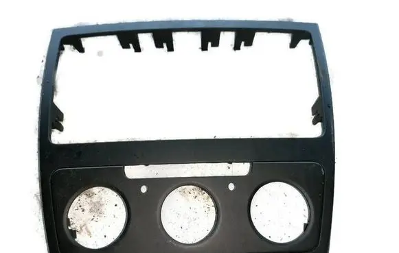 Skoda Yeti (5L) Radio/GPS head unit trim 5L0858069G 320010114092102