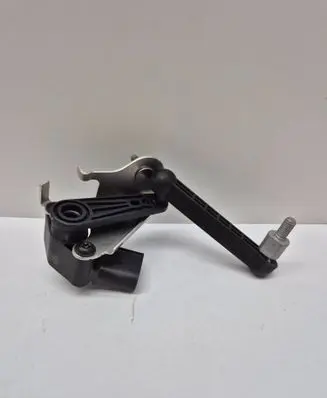 Headlight/headlamp level sensor