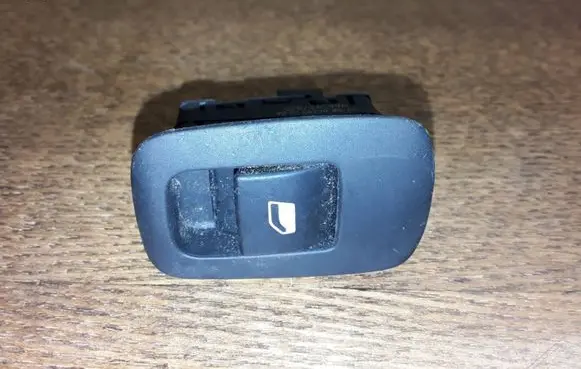 Citroen C4 I Picasso Electric window control switch 96639378ZD