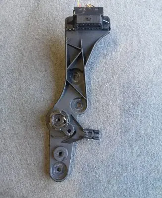 BMW 4 F32 F33 Engine bonnet (hood) release handle 7326365 PA66GF30 17365810