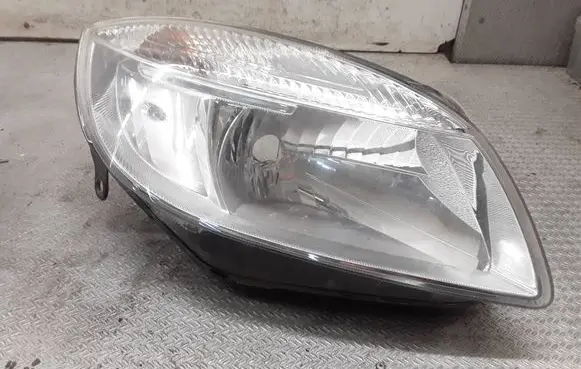 Skoda Fabia Mk2 (5J) Headlight/headlamp 