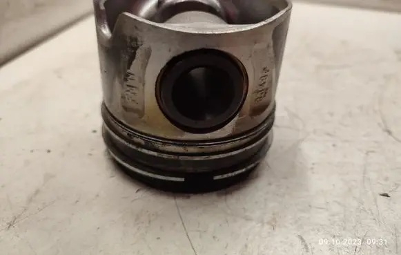 Mercedes-Benz E W212 Piston 