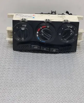 Mercedes-Benz A W168 Climate control unit 1688300485 K110699