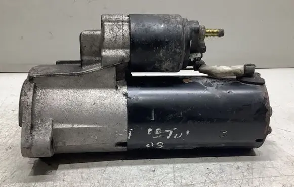 Volkswagen PASSAT B5.5 Starter motor 068911024H 001124020