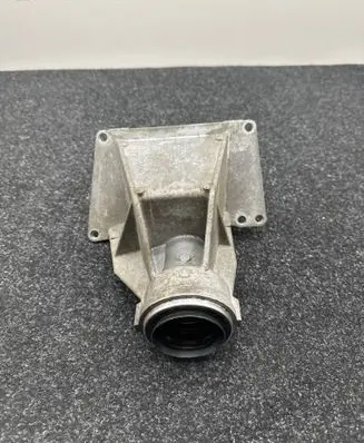 BMW 4 F32 F33 Driveshaft support bearing bracket 7587862 592801