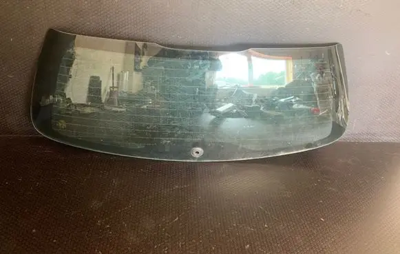 Ford Mondeo Mk III Rear windscreen/windshield window 43R001025 DOT27M24100AS2