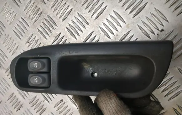 Renault Scenic I Electric window control switch 7700431172