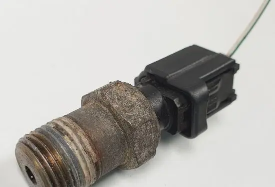 Jaguar S-Type Oil pressure sensor F8AF-9278