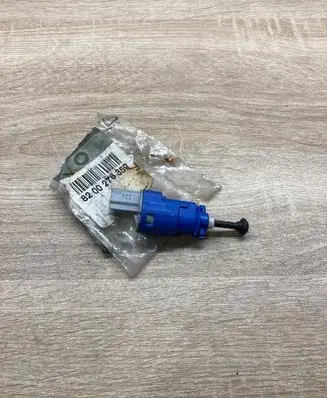 Renault Clio III Clutch pedal sensor 8200276359 8200276359D