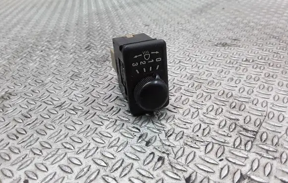 Nissan Patrol Y61 Headlight level height control switch