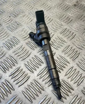 BMW 3 F30 F35 F31 Fuel injector 7810702 0445110596