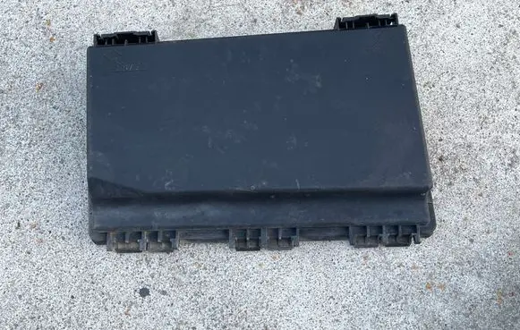 Opel Zafira B Fuse box cover 13125865