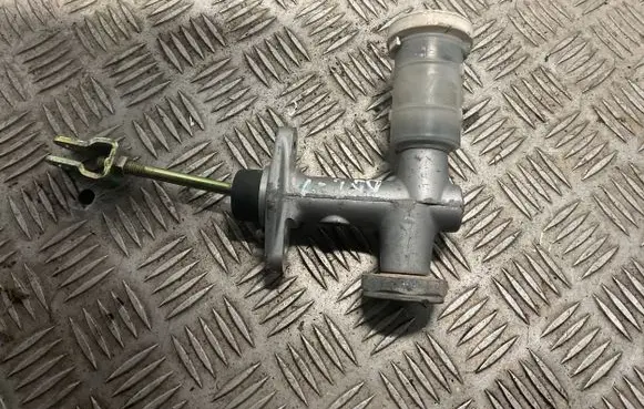 Clutch slave cylinder