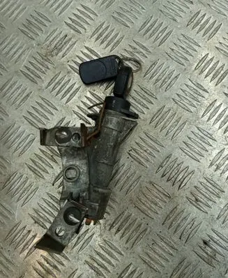 Volkswagen PASSAT B5 Ignition lock 4B0905851C