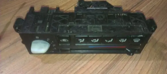 Nissan Primera Climate control unit nenustayat