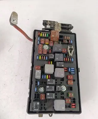 Opel Insignia A Fuse module 13275882