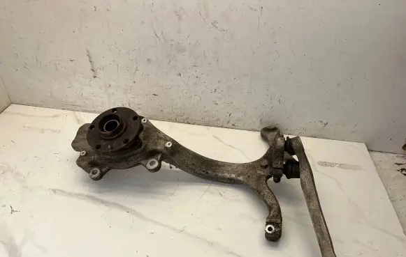 Audi A6 S6 C6 4F Front wheel hub spindle knuckle 4F0407241C
