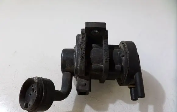Renault Scenic I Turbo solenoid valve 4715396 4522371