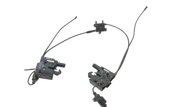 Engine bonnet/hood lock/catch