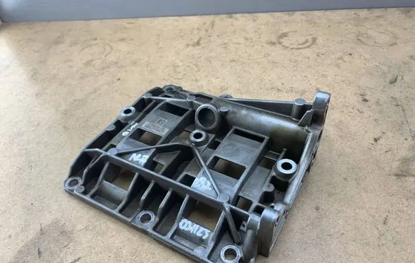 BMW 5 F10 F11 Oil pump 7798014 11417798014 11417810451