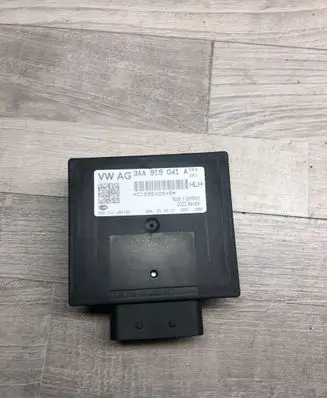 Volkswagen Golf VI Current control relay 3AA919041A 8ES01045220 0159640646