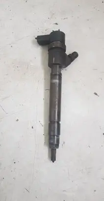 Volvo XC70 Fuel injector 30777526 0445110298