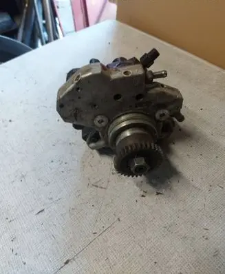 Mercedes-Benz ML W166 Fuel injection high pressure pump A6420701201