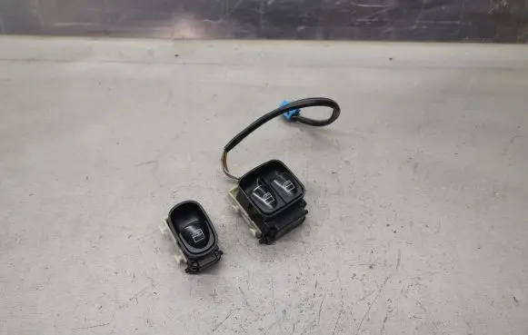 Mercedes-Benz C W203 Electric window control switch A2038200810 A2038200210