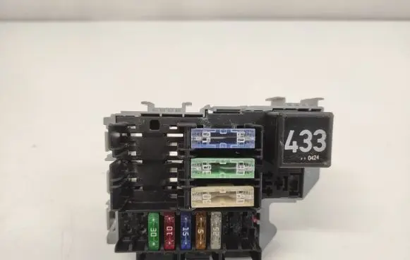 Volkswagen Touareg I Fuse module 3D0951253A
