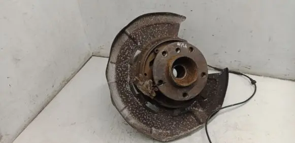 BMW X5 E70 Rear wheel hub spindle/knuckle 6770933