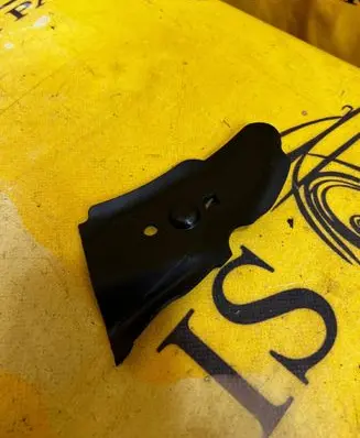 Land Rover Evoque II Fender mounting bracket K8D216114AC