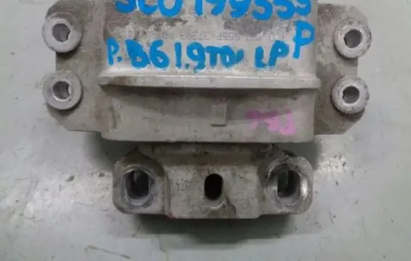 Volkswagen PASSAT B6 Engine mount vacuum valve 