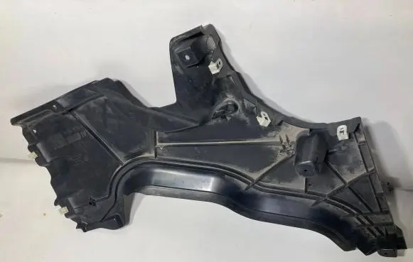 BMW 5 G30 G31 Other engine bay part 74850613 7441178