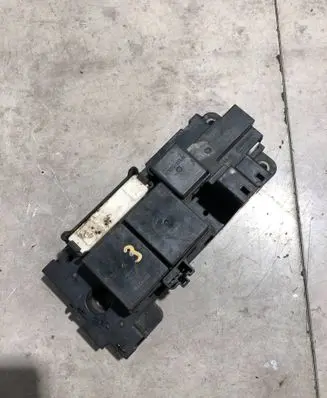 Toyota Prius (XW30) Relay mounting block G92Z133011