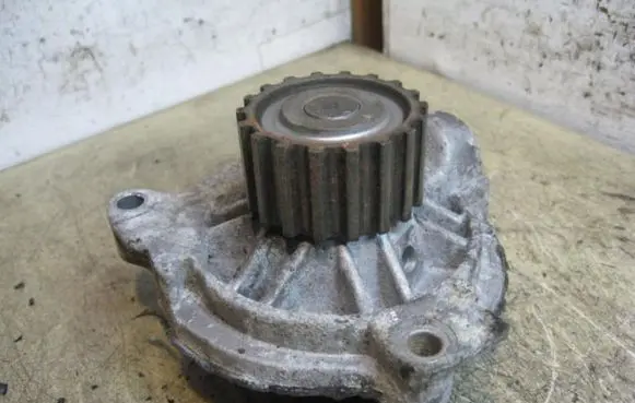 Volvo S80 Water pump