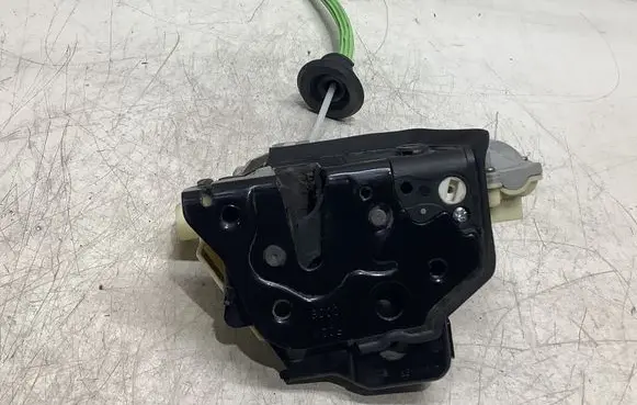 Audi A3 S3 A3 Sportback 8P Rear door lock 4F0839016