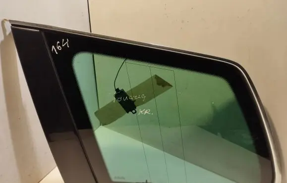 Volkswagen Touareg I Rear side window 7L6845297 7L6853381B