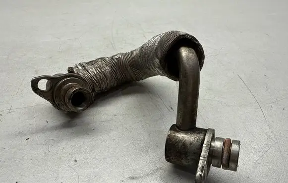 Brake vacuum hose/pipe