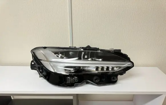 Volvo S90, V90 Headlight/headlamp 32228683 89912438 1803298697