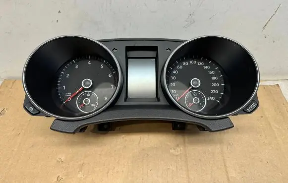 Volkswagen Golf VI Speedometer (instrument cluster) 5K0920872 1105042966 SW0310