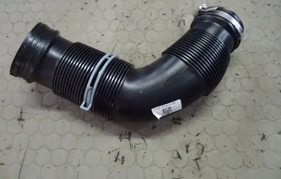 Audi Q3 F3 Air intake hose/pipe 5QF129654AA