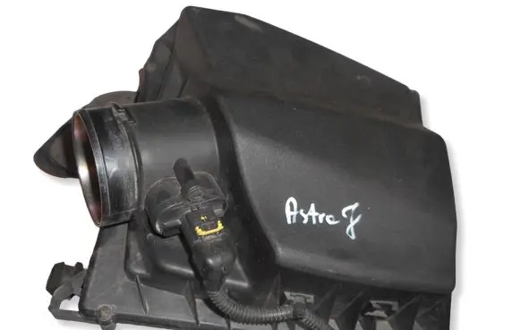 Opel Astra J Air filter box 13379760