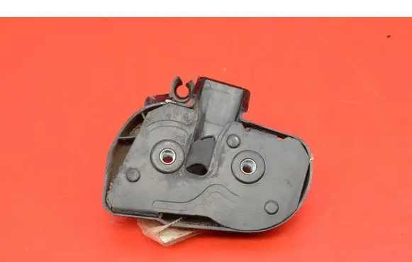 Volkswagen Caddy Rear door lock 2K5843604